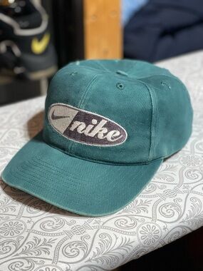 Vintage 90’s Nike Faded Green Snapback